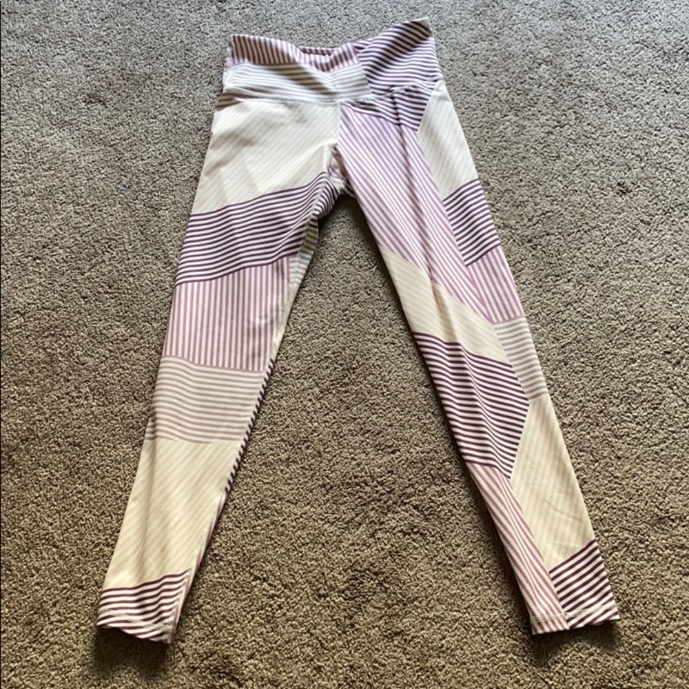 Old Navy size medium 7/8 length leggings